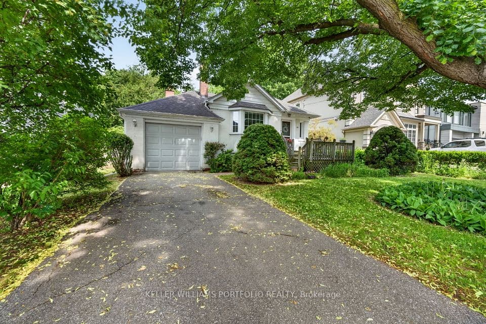 23 Ashbourne Drive, Toronto, ON M9B 4H1 – photo 2