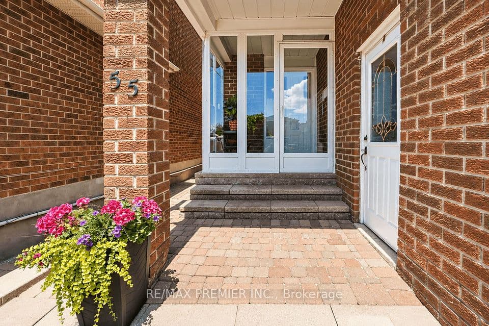 55 Deerpark Crescent, Brampton, ON L6X 2T6 – photo 2