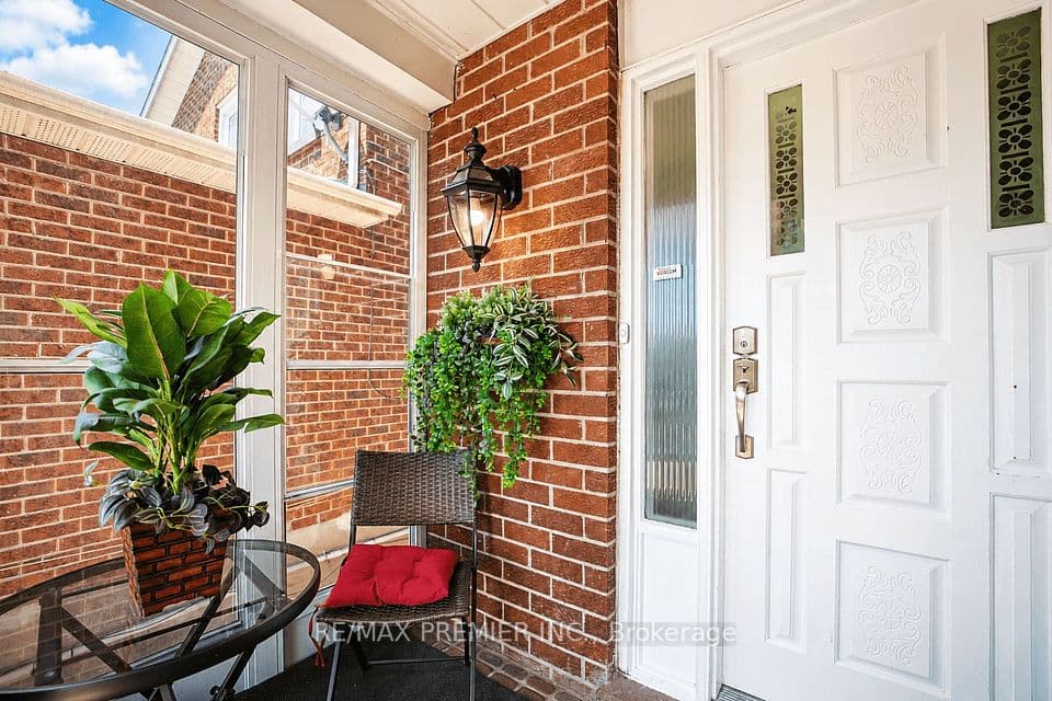 55 Deerpark Crescent, Brampton, ON L6X 2T6 – photo 3