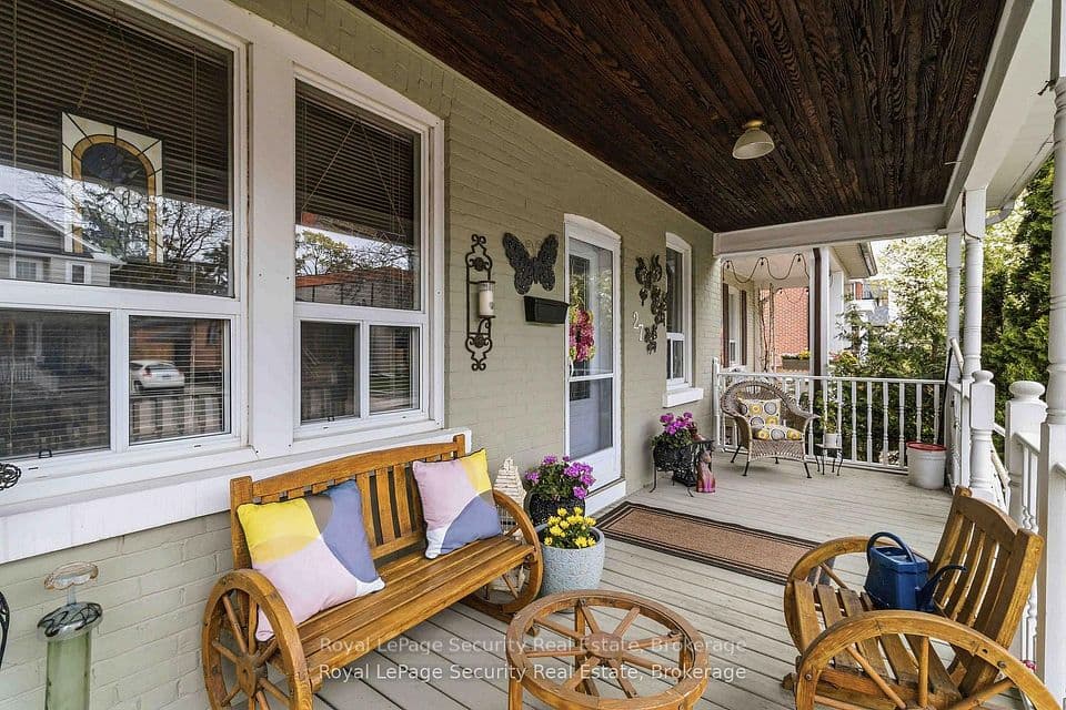 27 Holley Avenue, Toronto, ON M9N 2C4 – photo 2