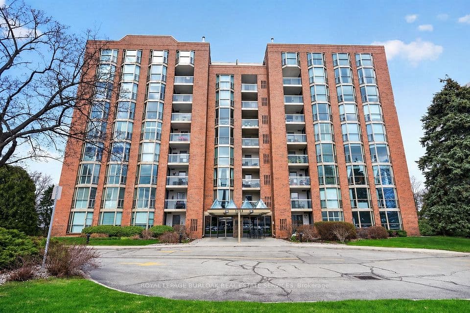 1225 North Shore Boulevard E 710, Burlington, ON L7S 1Z6 – main photo