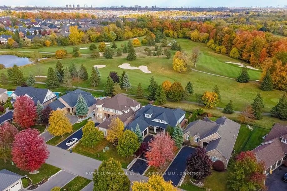 35 Links Lane, Brampton, ON L6Y 5H2 – main photo