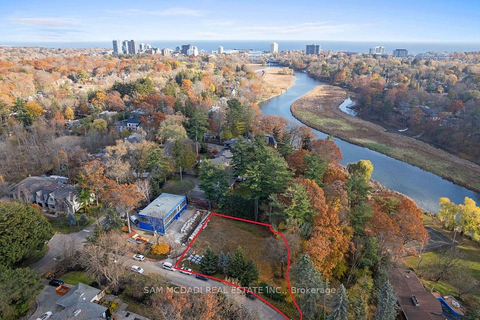 1470 Pinetree Crescent, Mississauga, ON L5G 2S8 – main photo