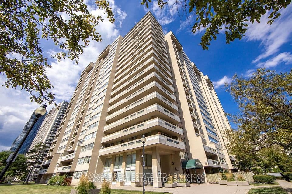 3590 Kaneff Crescent 609, Mississauga, ON L5A 3X3 – photo 2