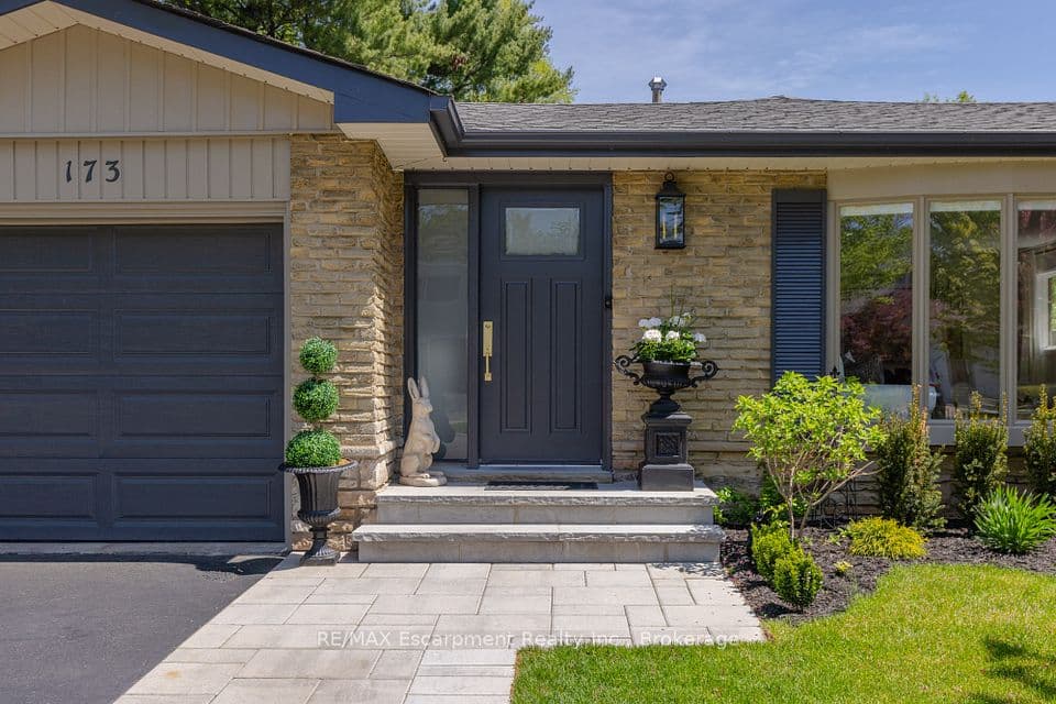 173 Chebucto Drive, Oakville, ON L6J 5R1 – photo 2