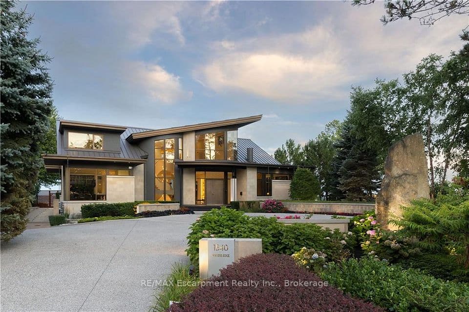 1540 WATERSEDGE Road, Mississauga, ON L5J 1A4 – main photo
