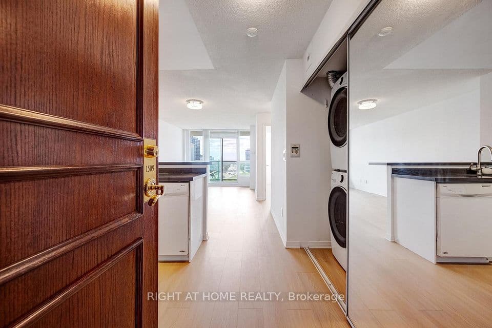 2565 Erin Centre Boulevard 1509, Mississauga, ON L5M 6Z8 – photo 3
