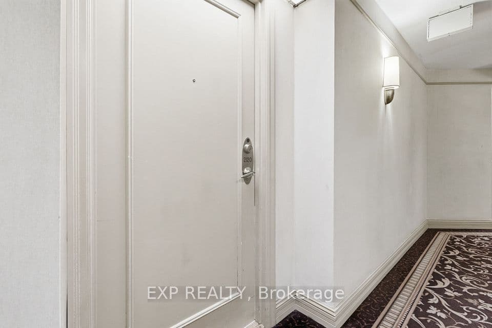 25 Kingsbridge Garden Circle 2120, Mississauga, ON L5R 4B1 – photo 3