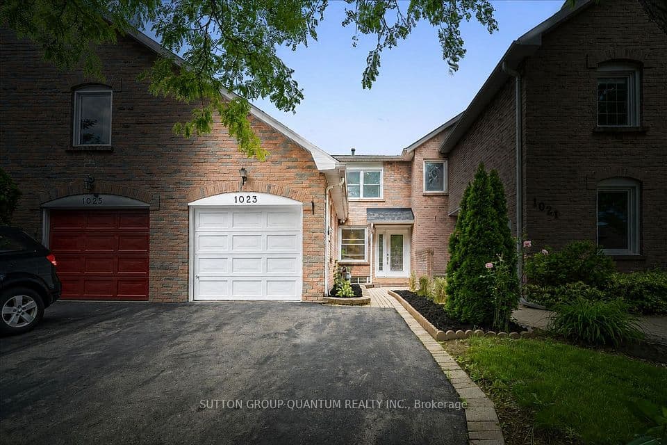 1023 Runnymead Crescent, Oakville, ON L6M 1C5 – main photo