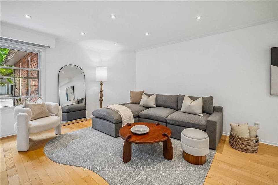 1023 Runnymead Crescent, Oakville, ON L6M 1C5 – photo 3