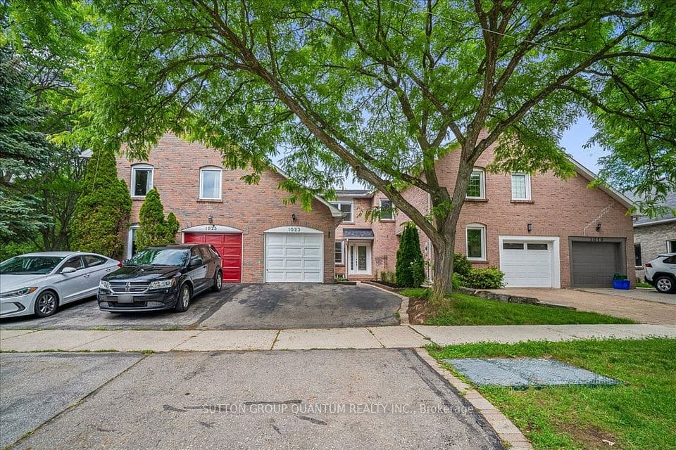 1023 Runnymead Crescent, Oakville, ON L6M 1C5 – photo 2