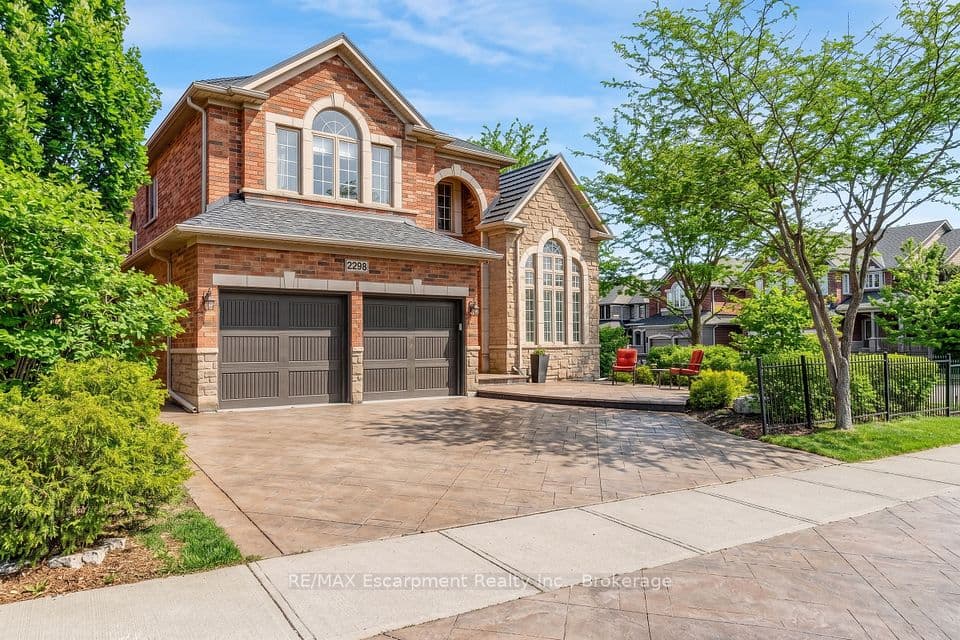 2298 Salcome Drive, Oakville, ON L6H 7N2 – photo 2
