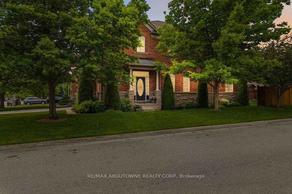 240 Duskywing Way, Oakville, ON L6L 6X5 – photo 2
