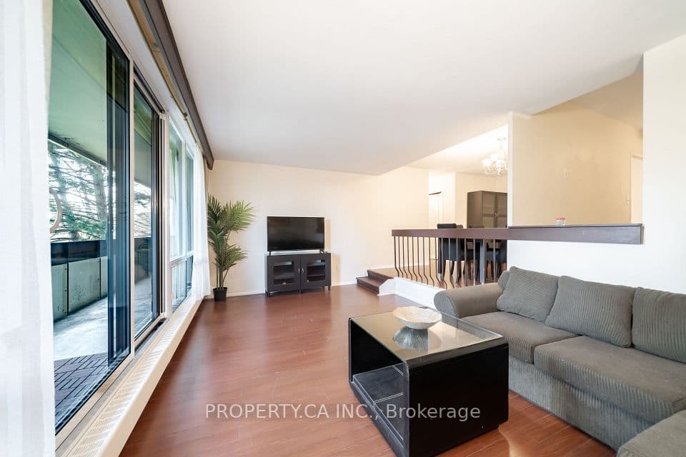455 Sentinel Road 307, Toronto, ON M3J 2T6 – main photo