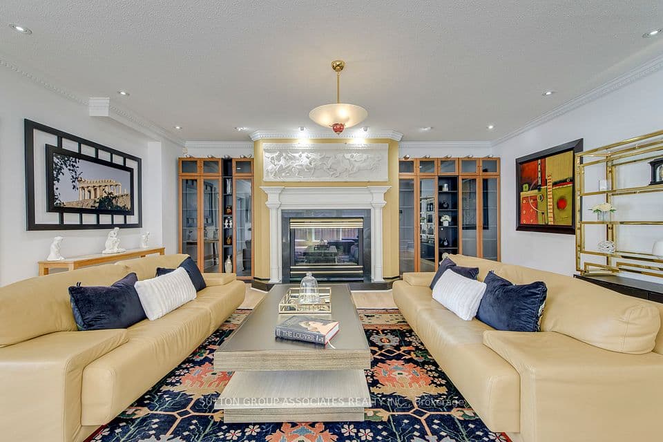 18 Martin Grove Road, Toronto, ON M9B 4J9 – photo 2