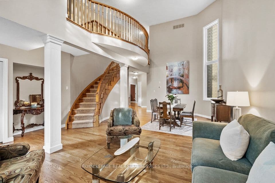 2045 Rosemount Crescent, Oakville, ON L6M 3P5 – photo 3