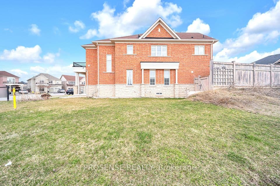 2 Timbercove Road, Brampton, ON L6Y 0W9 – photo 3