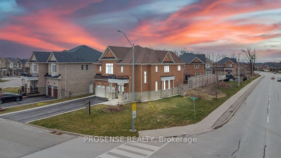 2 Timbercove Road, Brampton, ON L6Y 0W9 – main photo