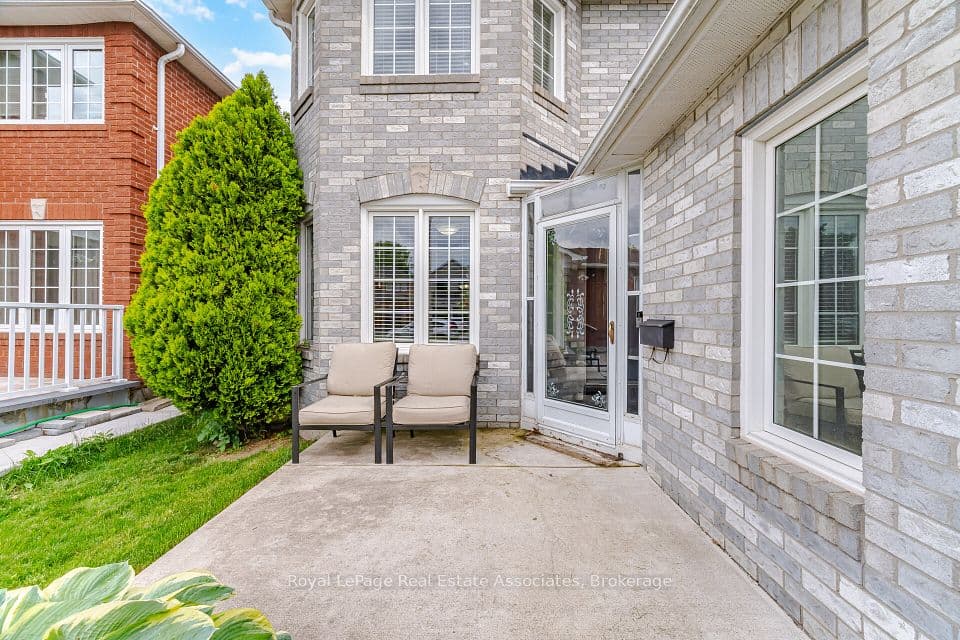 6343 Alderwood Trail, Mississauga, ON L5N 6X1 – photo 3