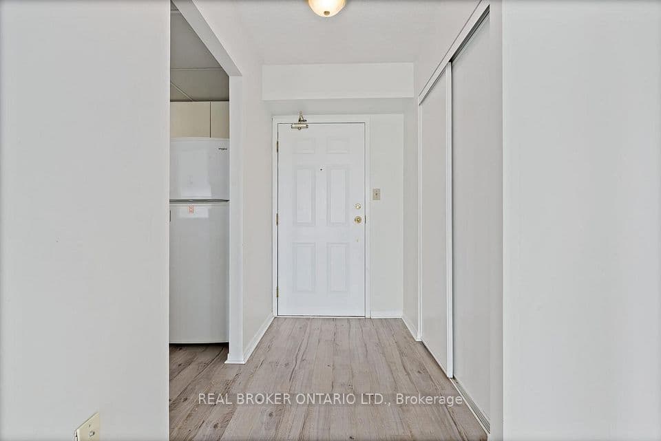 20 Mcfarlane Drive 705, Halton Hills, ON L7G 5J8 – photo 2