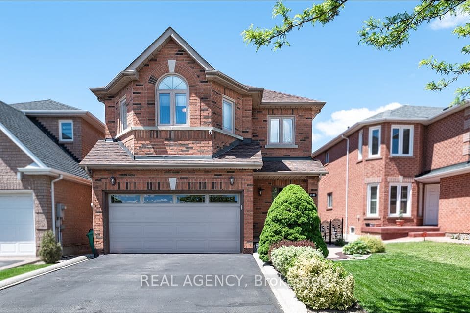923 Blyleven Boulevard, Mississauga, ON L5V 2J3 – main photo