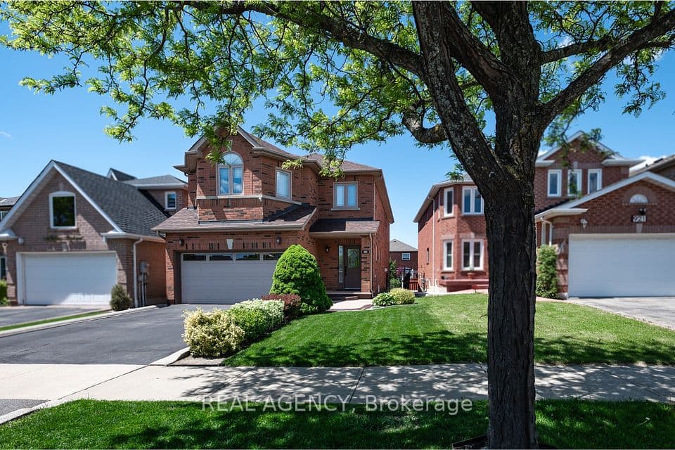 923 Blyleven Boulevard, Mississauga, ON L5V 2J3 – photo 2