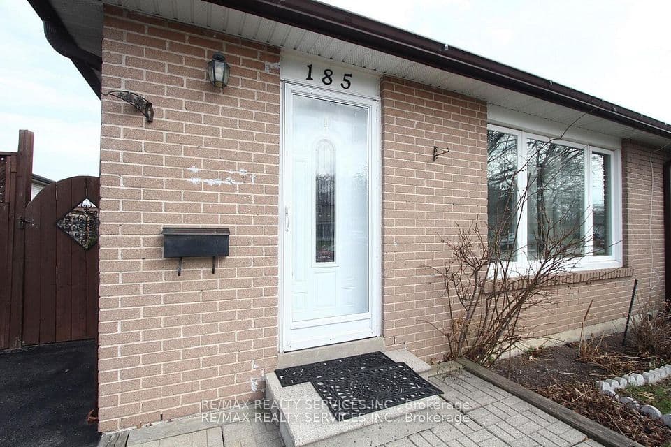 185 Earnscliffe Circle, Brampton, ON L6T 2B6 – photo 3