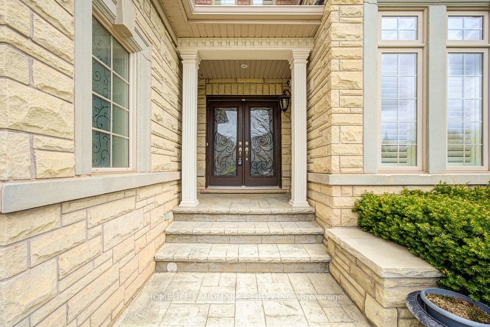 2323 Awenda Drive, Oakville, ON L6H 7J7 – photo 2