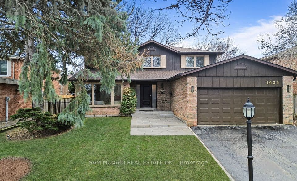 1653 Sherwood Forrest Circle, Mississauga, ON L5K 2G8 – main photo
