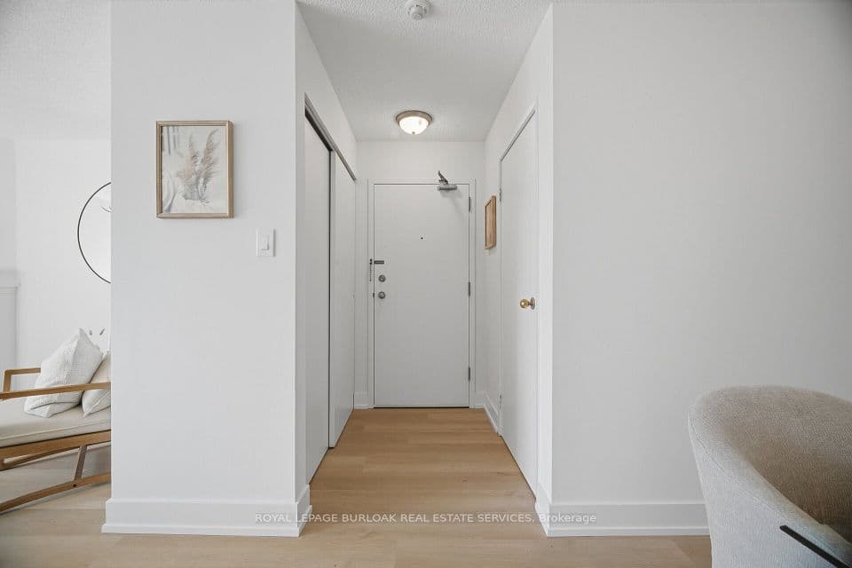 1450 Glen Abbey Gate 532, Oakville, ON L6M 2V7 – photo 3