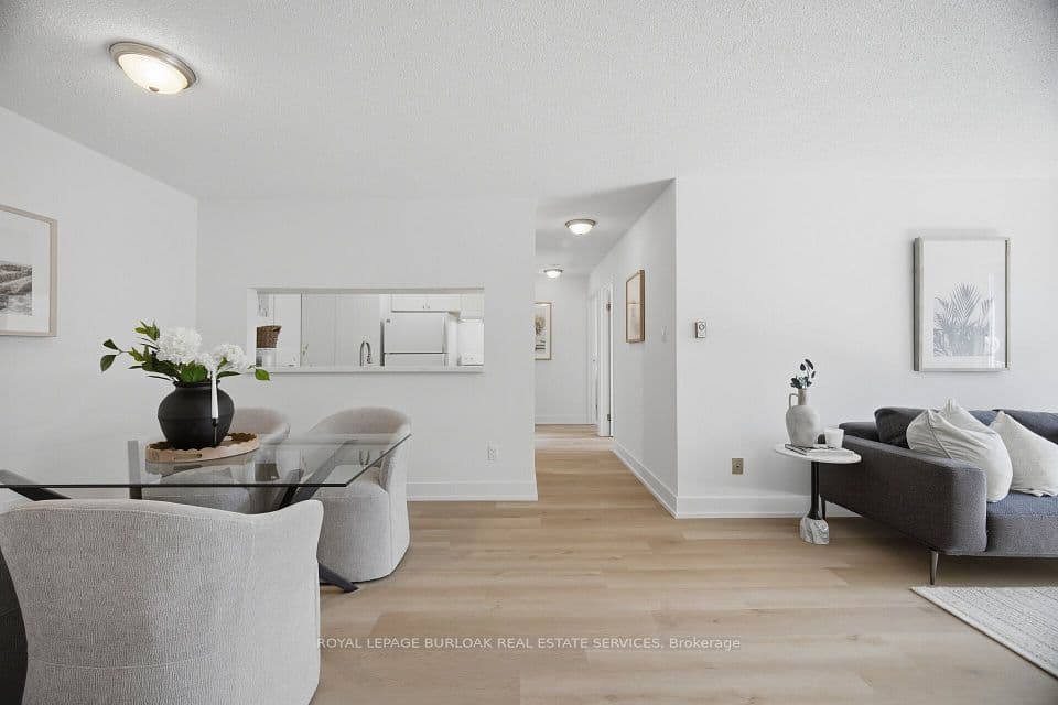 1450 Glen Abbey Gate 532, Oakville, ON L6M 2V7 – main photo