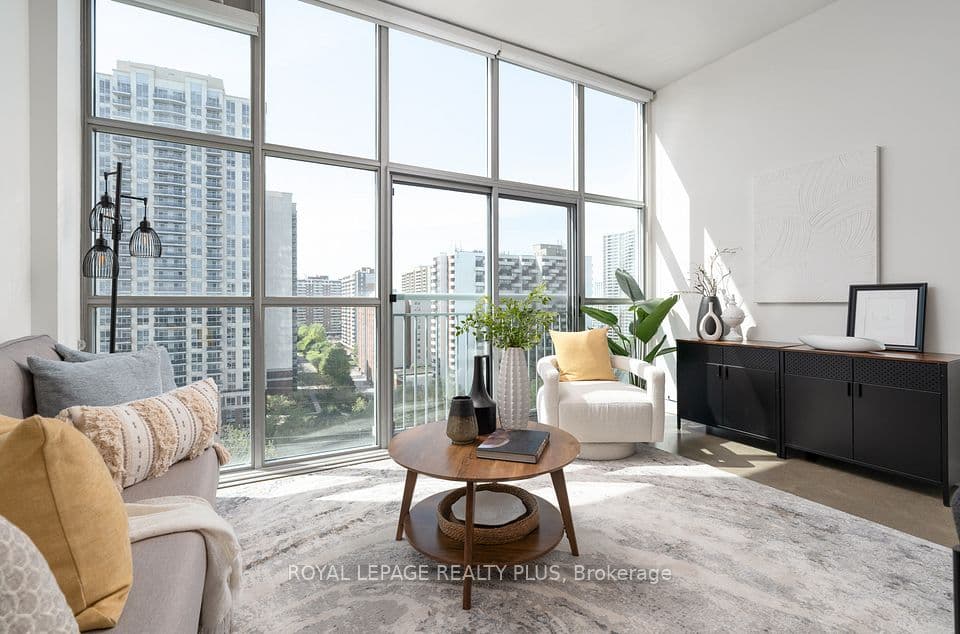 2 Fieldway Road 1016, Toronto, ON M8Z 0B9 – main photo