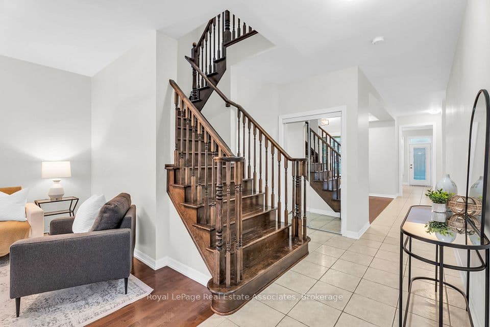 879 Etherington Way, Milton, ON L9T 0Z3 – photo 2