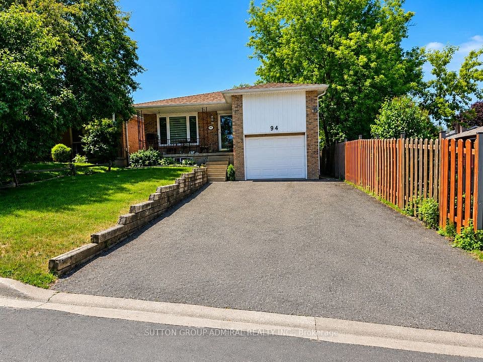 94 Sackville Street, Caledon, ON L7E 1B8 – main photo
