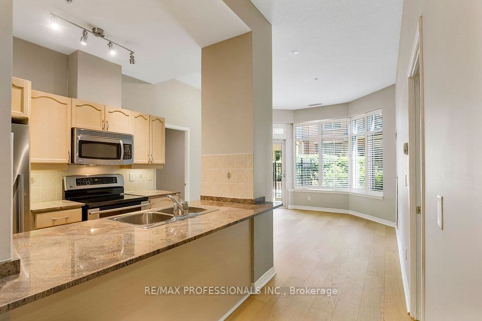 350 Princess Royal Drive 102, Mississauga, ON L5B 4N1 – photo 2