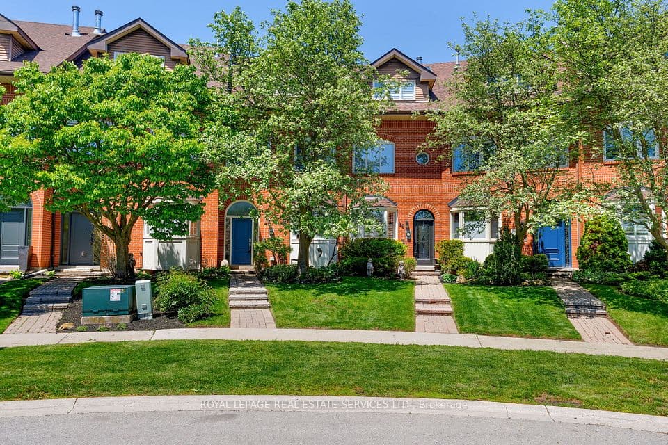 68 Tradewind Drive, Oakville, ON L6L 6K8 – main photo