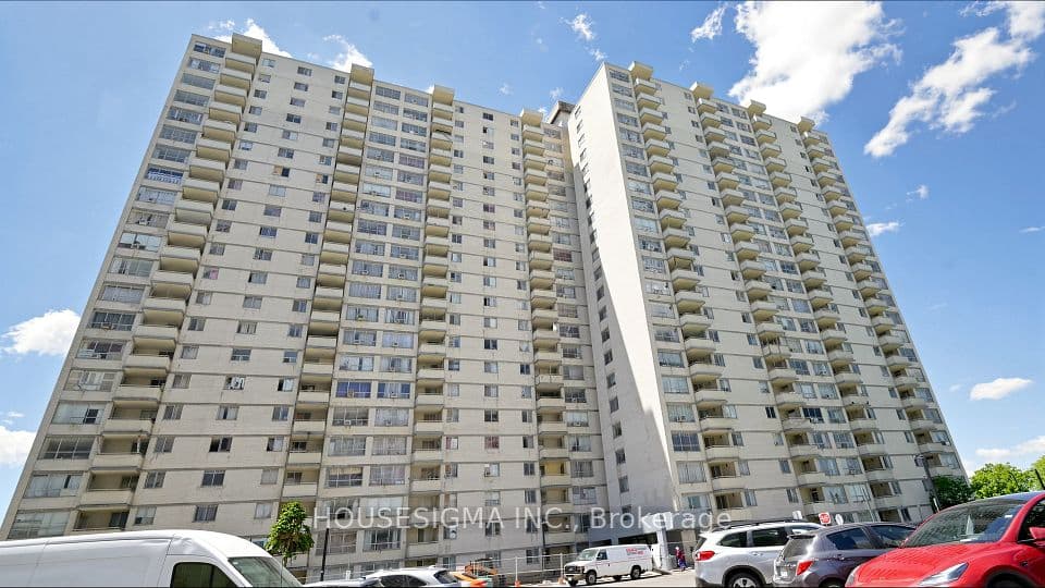 340 Dixon Road 1811, Toronto, ON M9R 1T1 – main photo