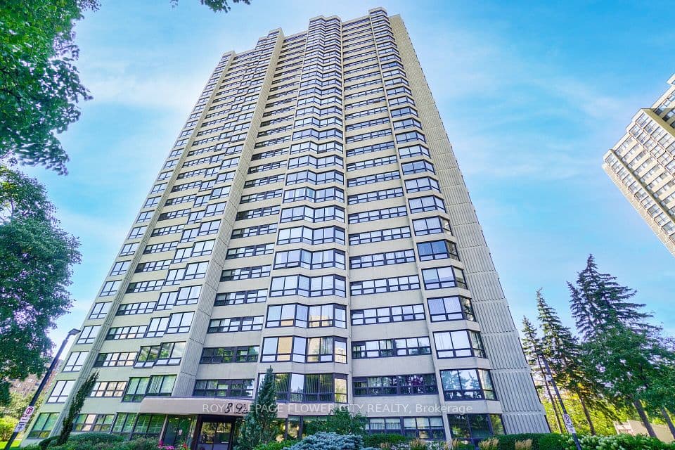 8 Lisa Street 307, Brampton, ON L6T 4S6 – photo 2