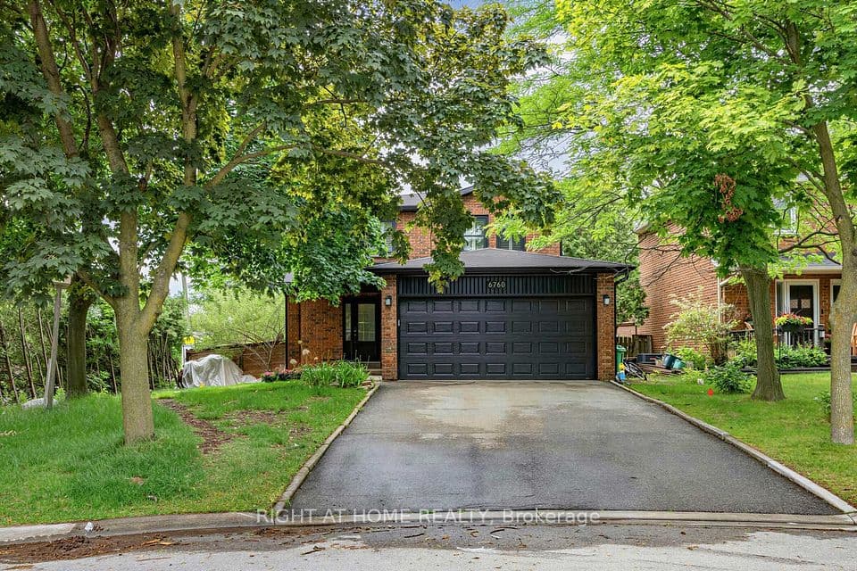 6760 Dolmage Court, Mississauga, ON L5N 4V9 – photo 2