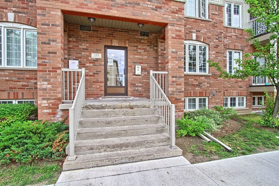 133 Isaac Devins Boulevard 3, Toronto, ON M9M 0C4 – photo 2