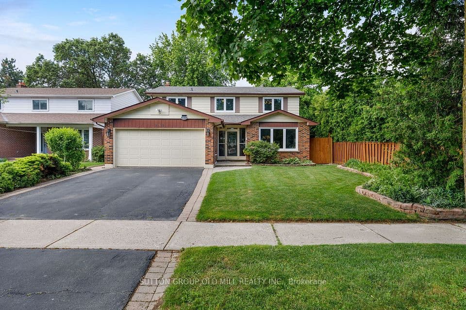 853 Kowal Drive, Mississauga, ON L5H 3T3 – photo 2