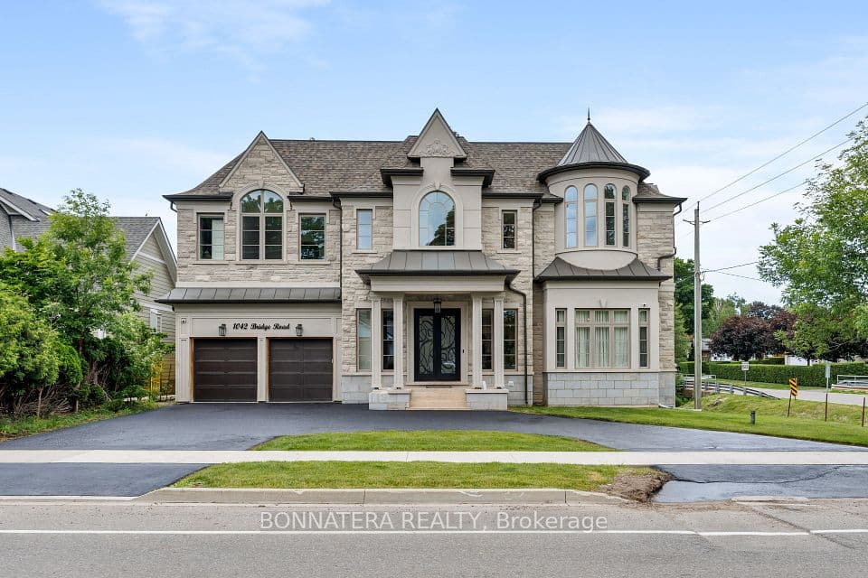 1042 Bridge Road, Oakville, ON L6L 2B5 – main photo