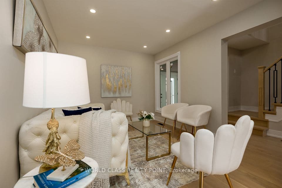 4272 Sawmill Valley Drive, Mississauga, ON L5L 3M9 – main photo