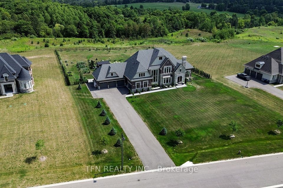258 Amos Drive, Caledon, ON L7E 4L7 – photo 2