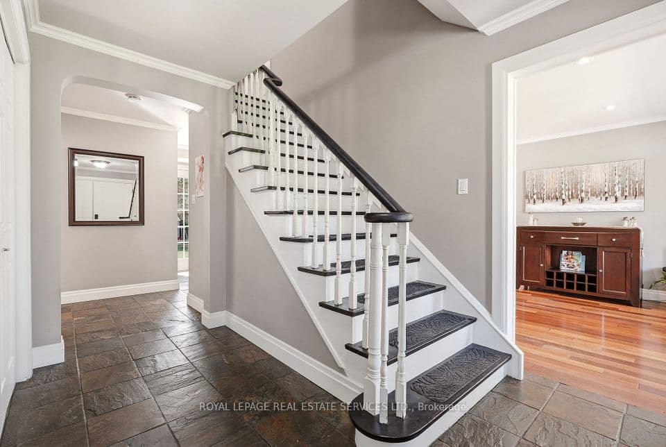 1264 Baldwin Drive, Oakville, ON L6J 2W5 – photo 3
