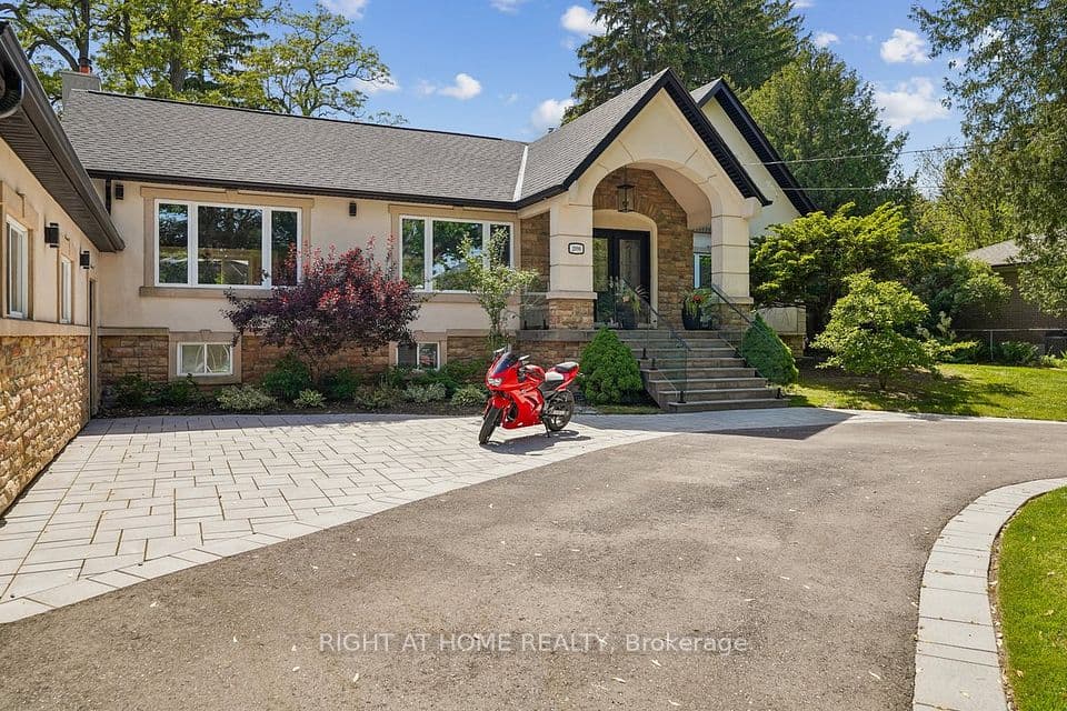 2090 Stonehouse Crescent, Mississauga, ON L5H 3J1 – photo 3