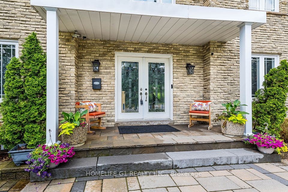 17 Crescent Hills Drive S, Brampton, ON L6S 2P4 – photo 2