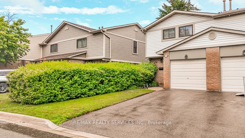 125 Ashton Crescent 125, Brampton, ON L6S 3J9 – photo 2