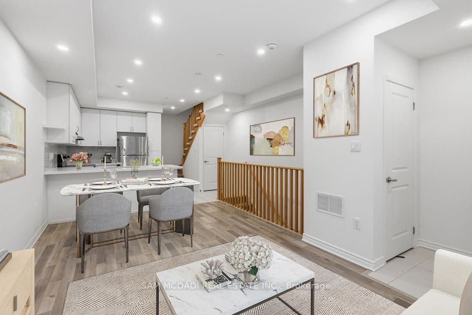 2285 Mcnab Lane 6, Mississauga, ON L5J 0B3 – photo 3
