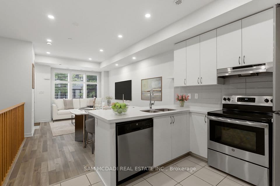 2285 Mcnab Lane 6, Mississauga, ON L5J 0B3 – photo 2